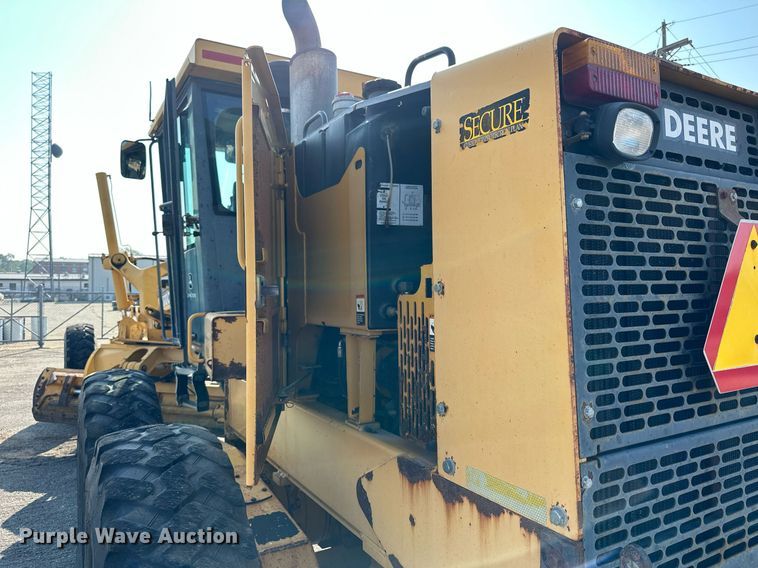 image for item DJ6188 2002 John Deere 770CH  motor grader