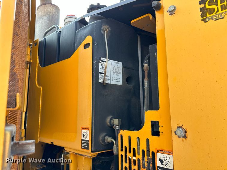 image for item DJ6188 2002 John Deere 770CH  motor grader