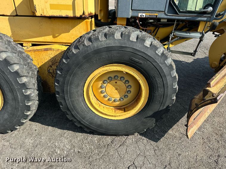 image for item DJ6188 2002 John Deere 770CH  motor grader