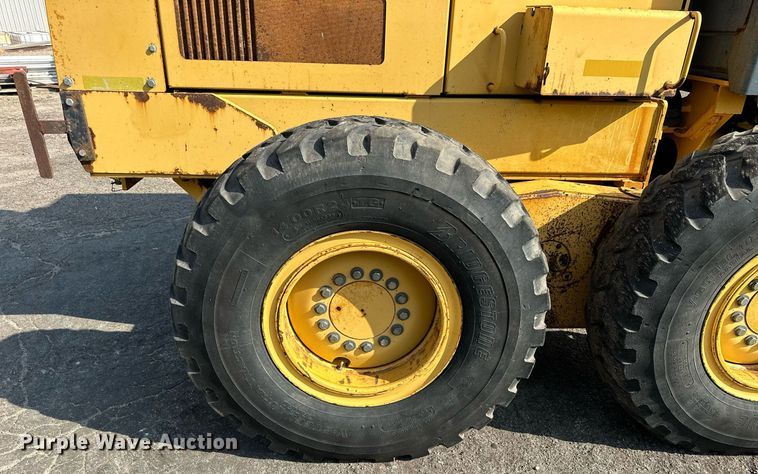 image for item DJ6188 2002 John Deere 770CH  motor grader