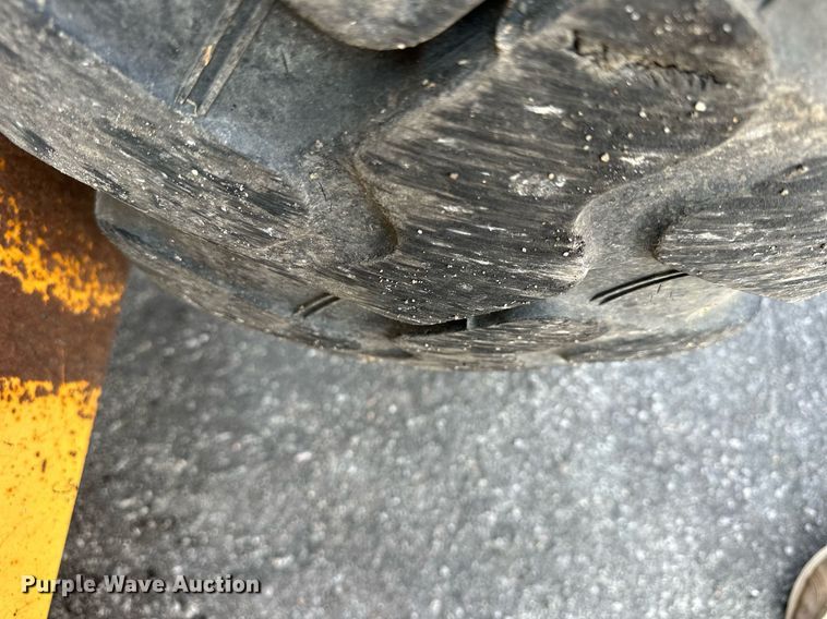 image for item DJ6188 2002 John Deere 770CH  motor grader