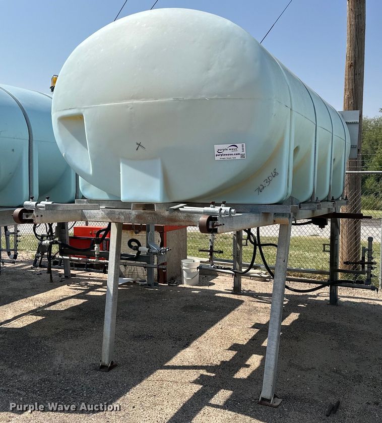 image for item DJ6189 1998 Force America  anti-ice poly tank