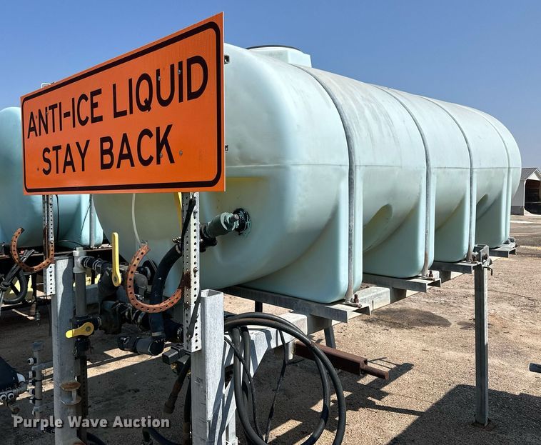 image for item DJ6189 1998 Force America  anti-ice poly tank