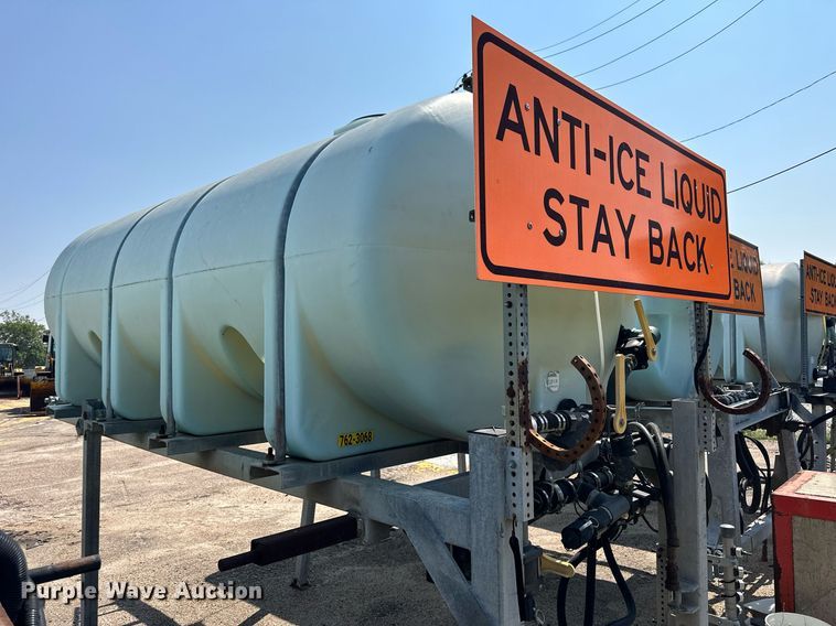 image for item DJ6189 1998 Force America  anti-ice poly tank