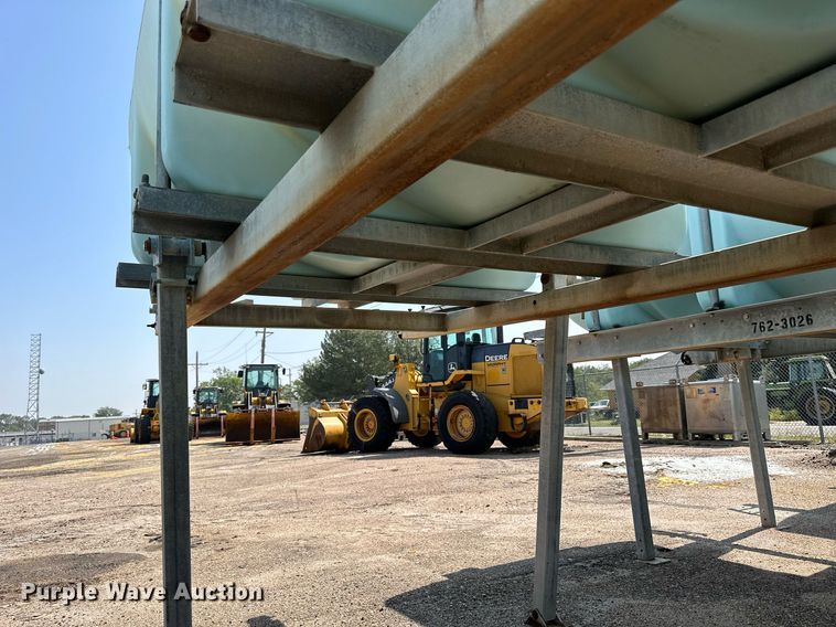 image for item DJ6189 1998 Force America  anti-ice poly tank