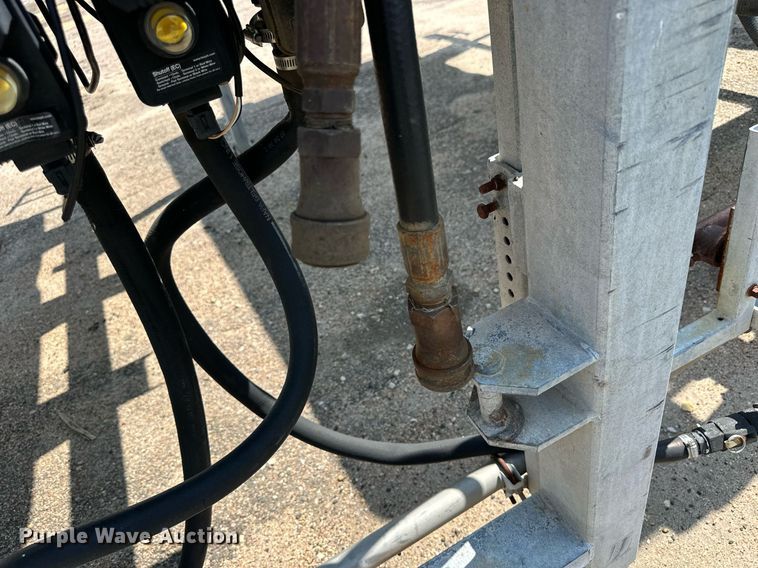 image for item DJ6189 1998 Force America  anti-ice poly tank