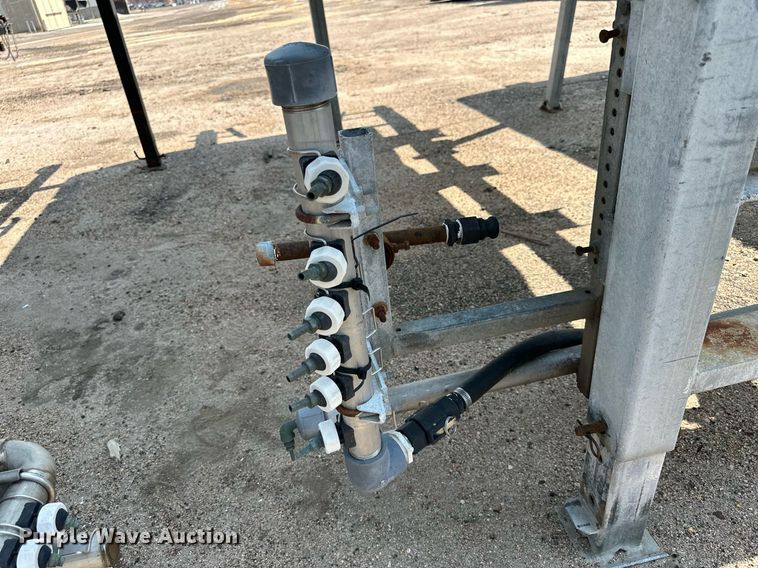 image for item DJ6189 1998 Force America  anti-ice poly tank