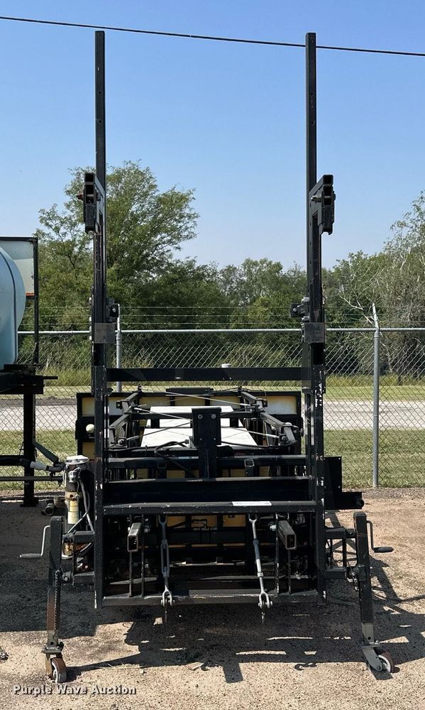 image for item DJ6191 2003 Trinity Safe-Stop TMA 100K  crash attenuator