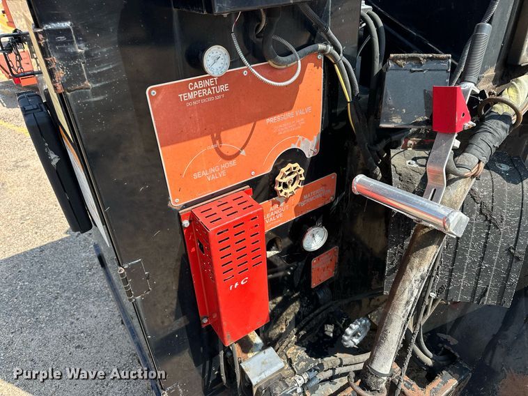 image for item DJ6192 2008 Cimline Magma 110  melter applicator