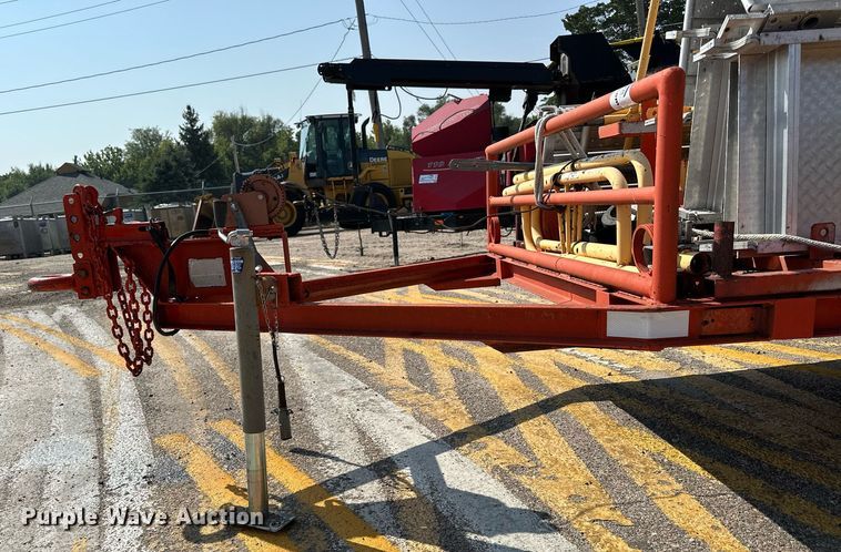 image for item DJ6194 1982 Supreme  utility trailer with scaffolding