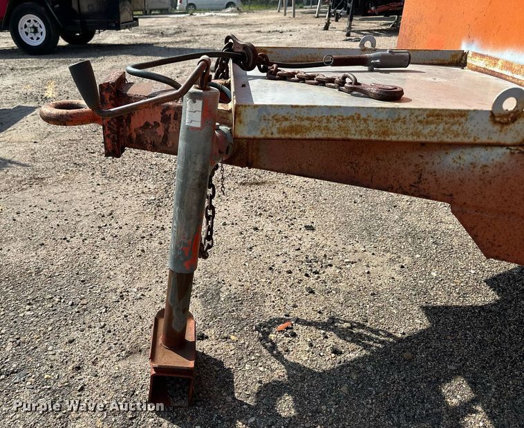 image for item DJ6195 1979 Gades 25412  enclosed cargo trailer