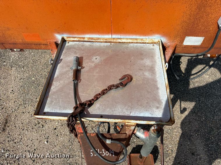 image for item DJ6195 1979 Gades 25412  enclosed cargo trailer