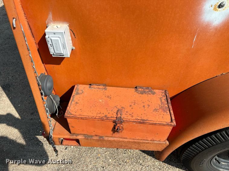 image for item DJ6195 1979 Gades 25412  enclosed cargo trailer