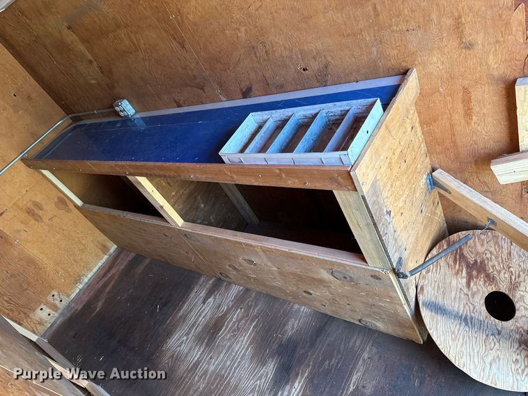 image for item DJ6195 1979 Gades 25412  enclosed cargo trailer