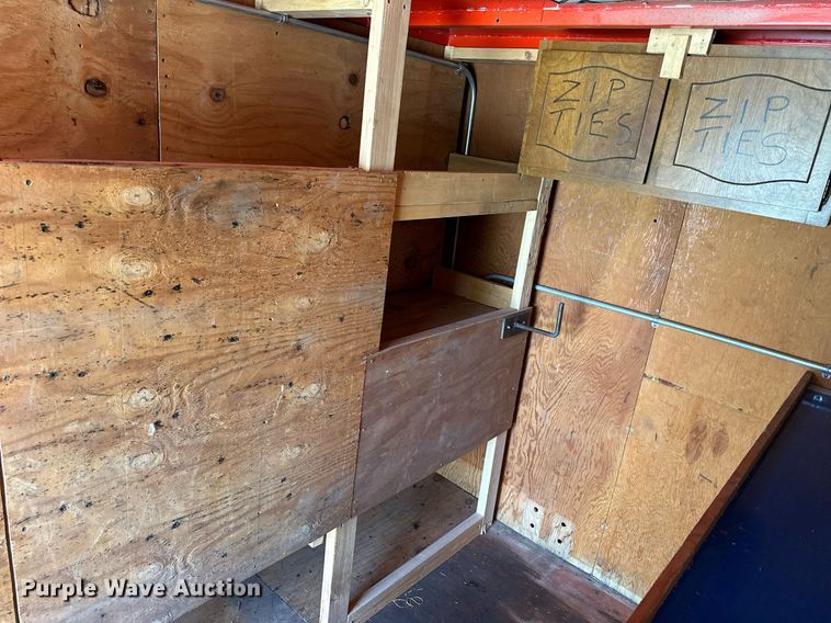 image for item DJ6195 1979 Gades 25412  enclosed cargo trailer