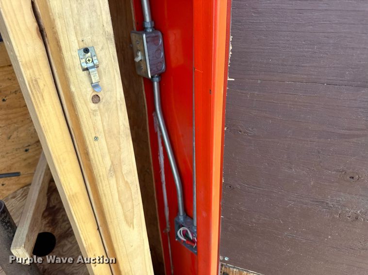 image for item DJ6195 1979 Gades 25412  enclosed cargo trailer