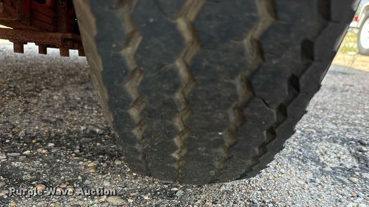 image for item DJ6195 1979 Gades 25412  enclosed cargo trailer