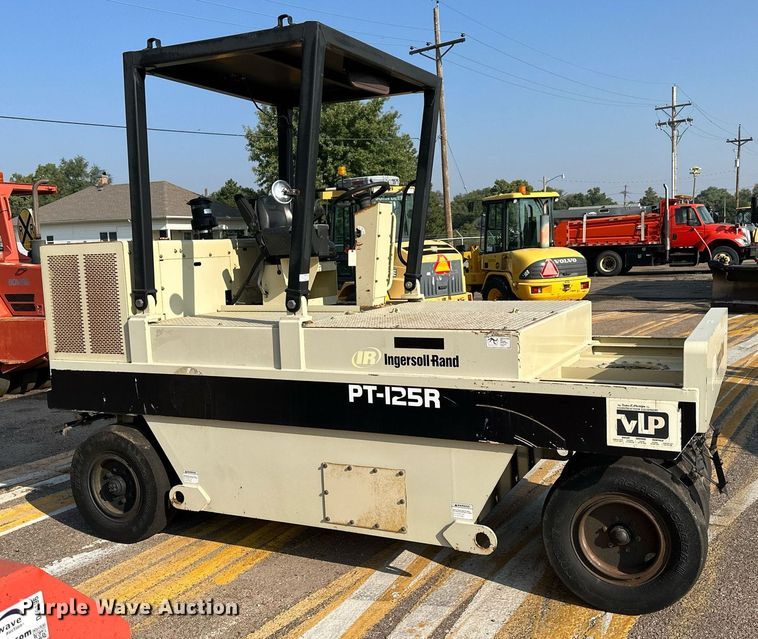 image for item DJ6198 2005 Ingersoll Rand PT-125R  pneumatic roller