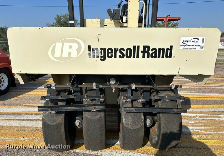image for item DJ6198 2005 Ingersoll Rand PT-125R  pneumatic roller