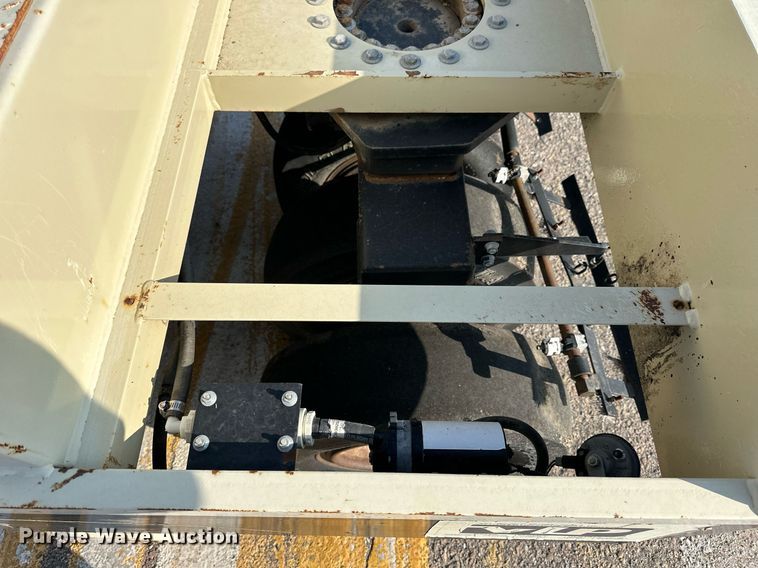 image for item DJ6198 2005 Ingersoll Rand PT-125R  pneumatic roller