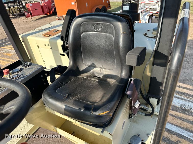 image for item DJ6198 2005 Ingersoll Rand PT-125R  pneumatic roller