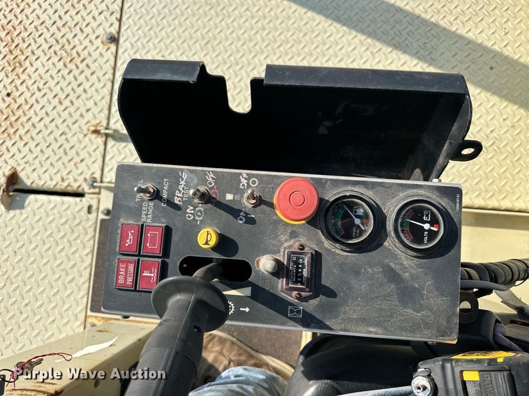 image for item DJ6198 2005 Ingersoll Rand PT-125R  pneumatic roller