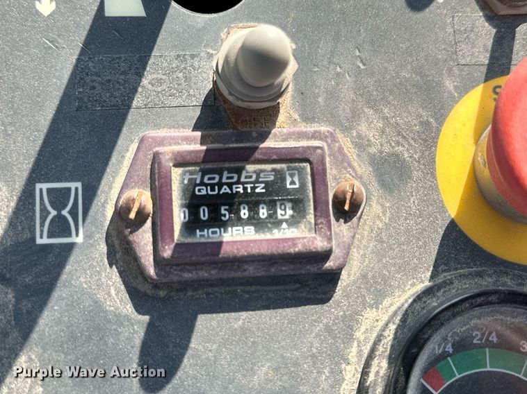 image for item DJ6198 2005 Ingersoll Rand PT-125R  pneumatic roller