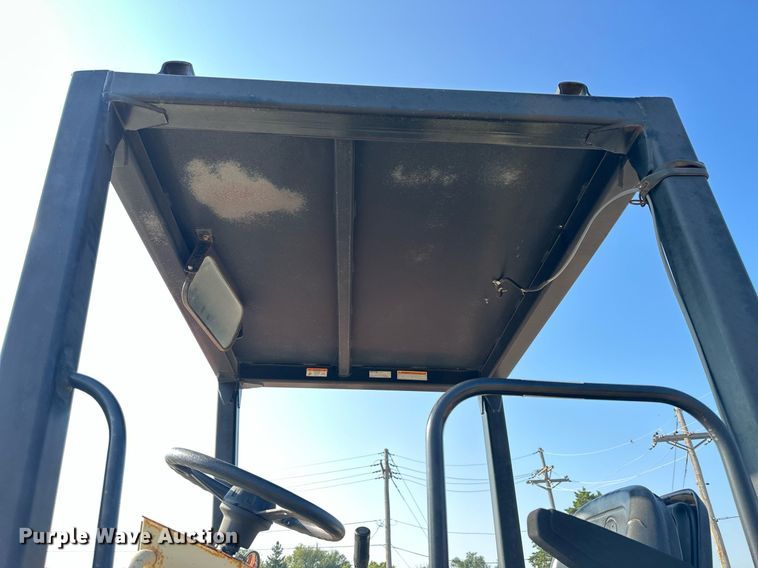 image for item DJ6198 2005 Ingersoll Rand PT-125R  pneumatic roller