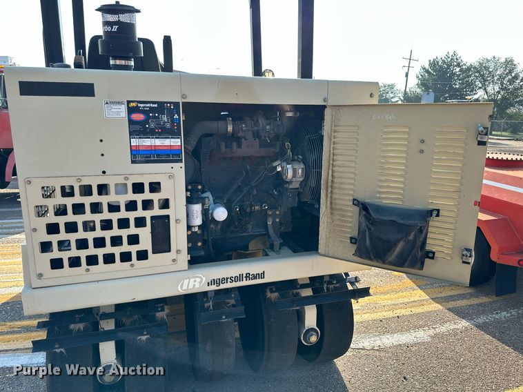 image for item DJ6198 2005 Ingersoll Rand PT-125R  pneumatic roller