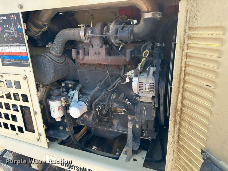 image for item DJ6198 2005 Ingersoll Rand PT-125R  pneumatic roller