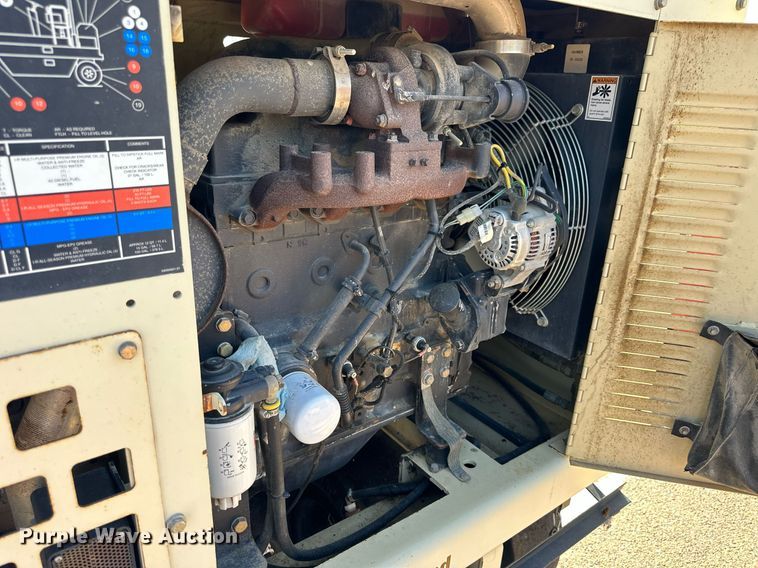 image for item DJ6198 2005 Ingersoll Rand PT-125R  pneumatic roller