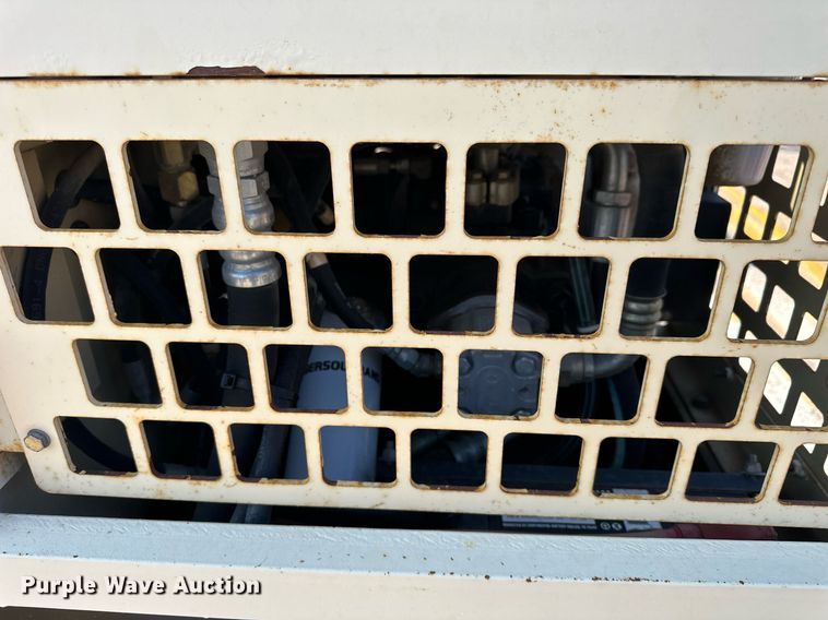 image for item DJ6198 2005 Ingersoll Rand PT-125R  pneumatic roller