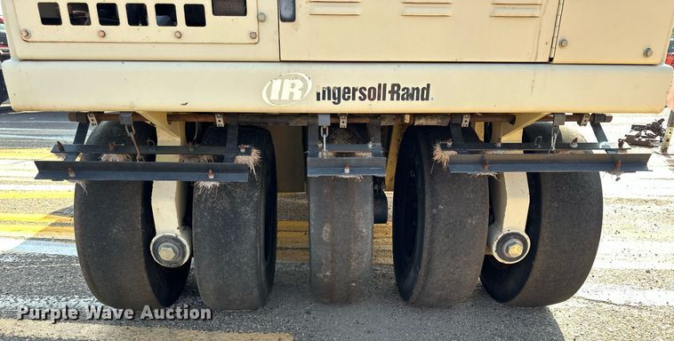 image for item DJ6198 2005 Ingersoll Rand PT-125R  pneumatic roller