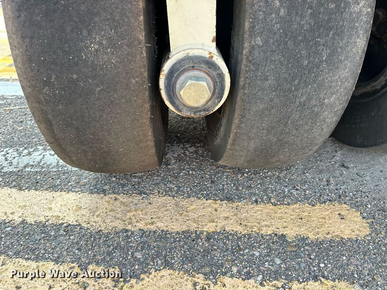 image for item DJ6198 2005 Ingersoll Rand PT-125R  pneumatic roller