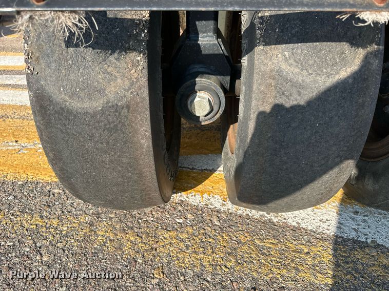 image for item DJ6198 2005 Ingersoll Rand PT-125R  pneumatic roller