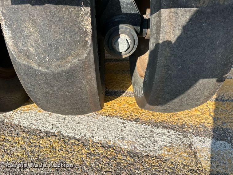 image for item DJ6198 2005 Ingersoll Rand PT-125R  pneumatic roller