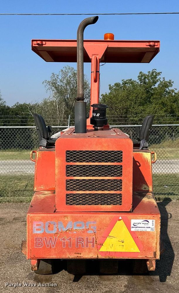 image for item DJ6199 1997 Bomag BW11RH  pneumatic roller