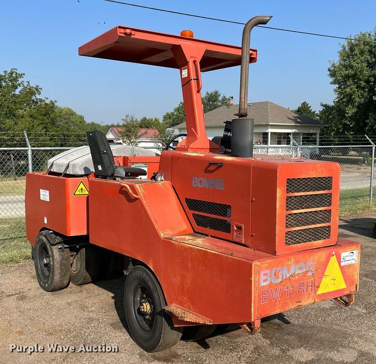image for item DJ6199 1997 Bomag BW11RH  pneumatic roller