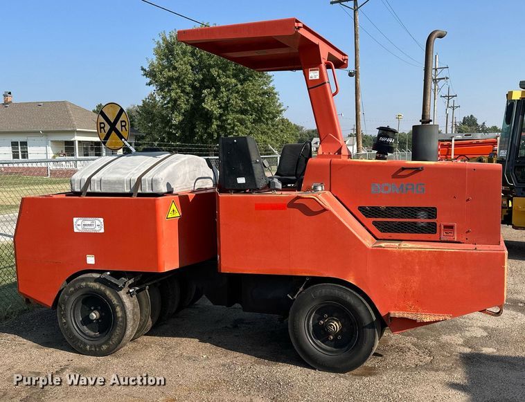 image for item DJ6199 1997 Bomag BW11RH  pneumatic roller