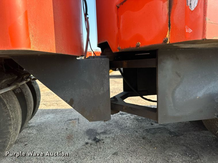 image for item DJ6199 1997 Bomag BW11RH  pneumatic roller