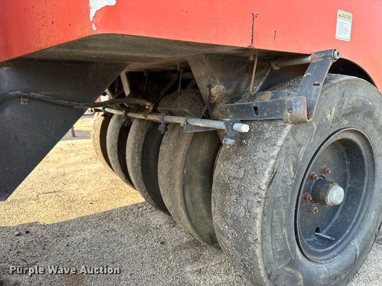 image for item DJ6199 1997 Bomag BW11RH  pneumatic roller