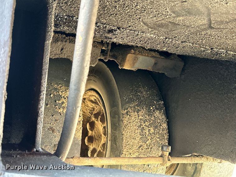 image for item DJ6199 1997 Bomag BW11RH  pneumatic roller