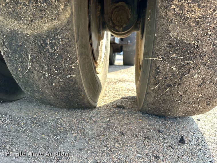 image for item DJ6199 1997 Bomag BW11RH  pneumatic roller