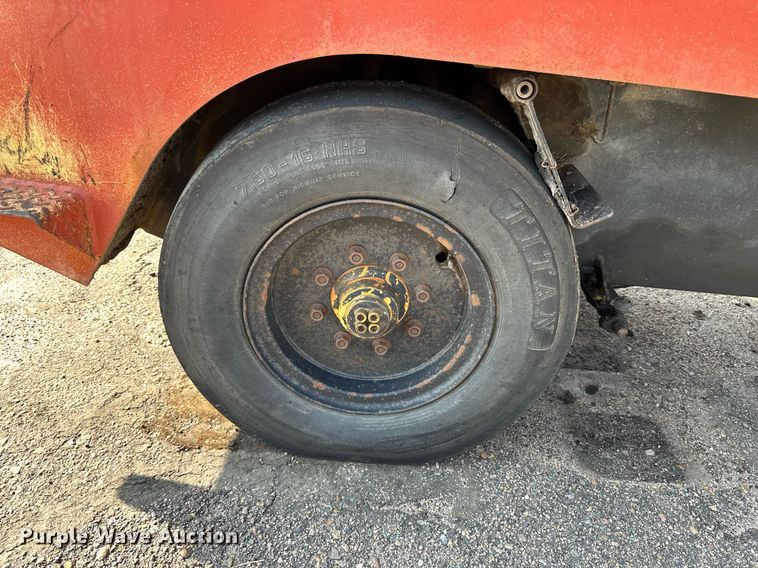 image for item DJ6199 1997 Bomag BW11RH  pneumatic roller