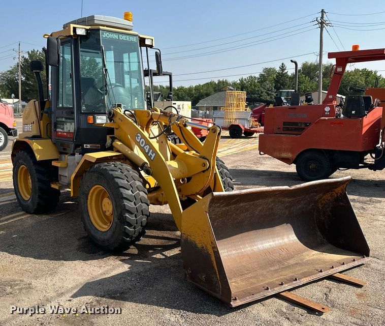 image for item DJ6200 2003 John Deere 304H  wheel loader
