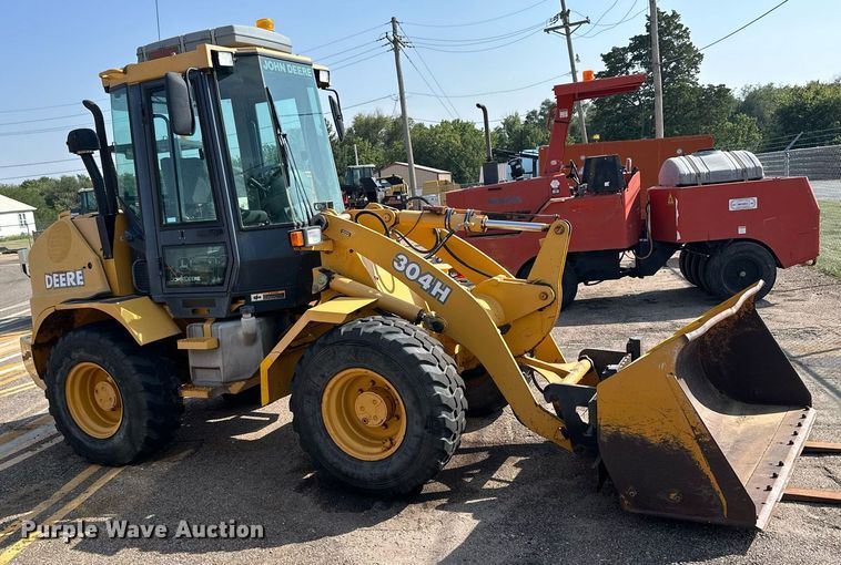 image for item DJ6200 2003 John Deere 304H  wheel loader