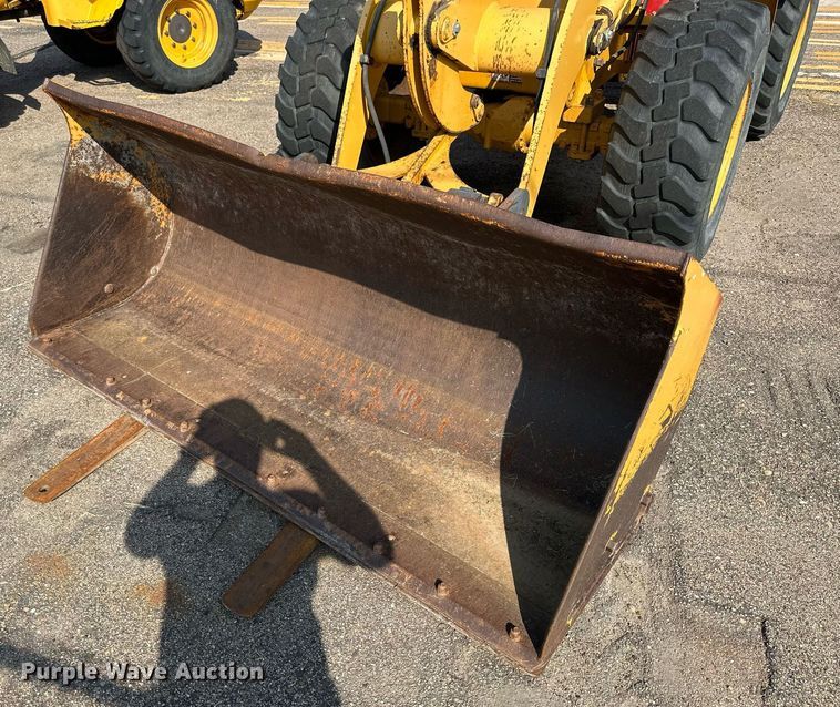 image for item DJ6200 2003 John Deere 304H  wheel loader