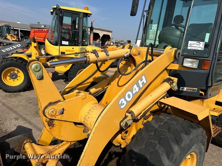 image for item DJ6200 2003 John Deere 304H  wheel loader