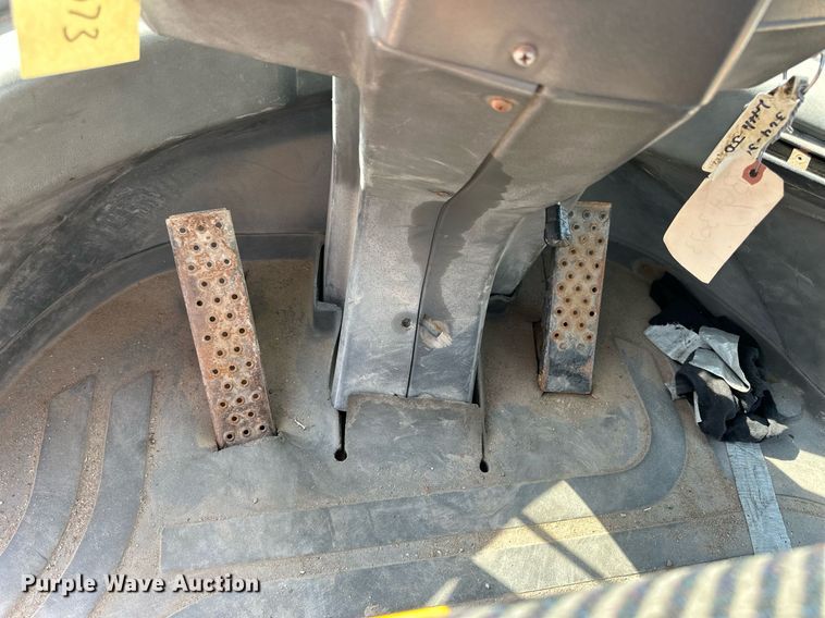 image for item DJ6200 2003 John Deere 304H  wheel loader