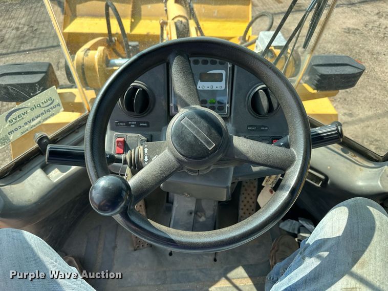 image for item DJ6200 2003 John Deere 304H  wheel loader